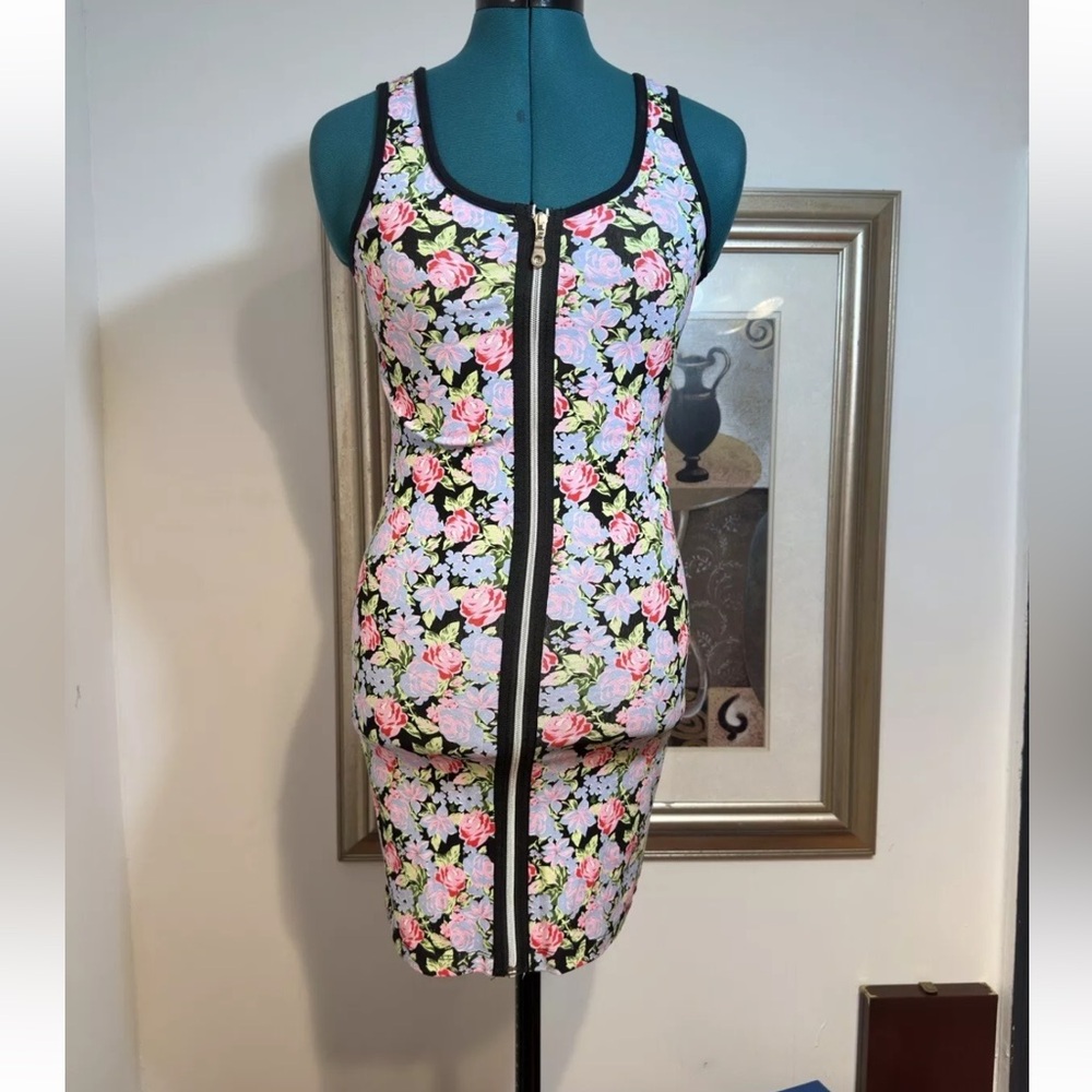 Love Change Women Multicolor Floral Fitted Stretch Zip Front Dress Size Medium